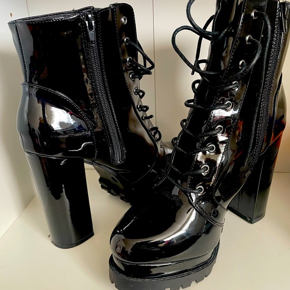 Patent leather booties - Picture 2 of 3